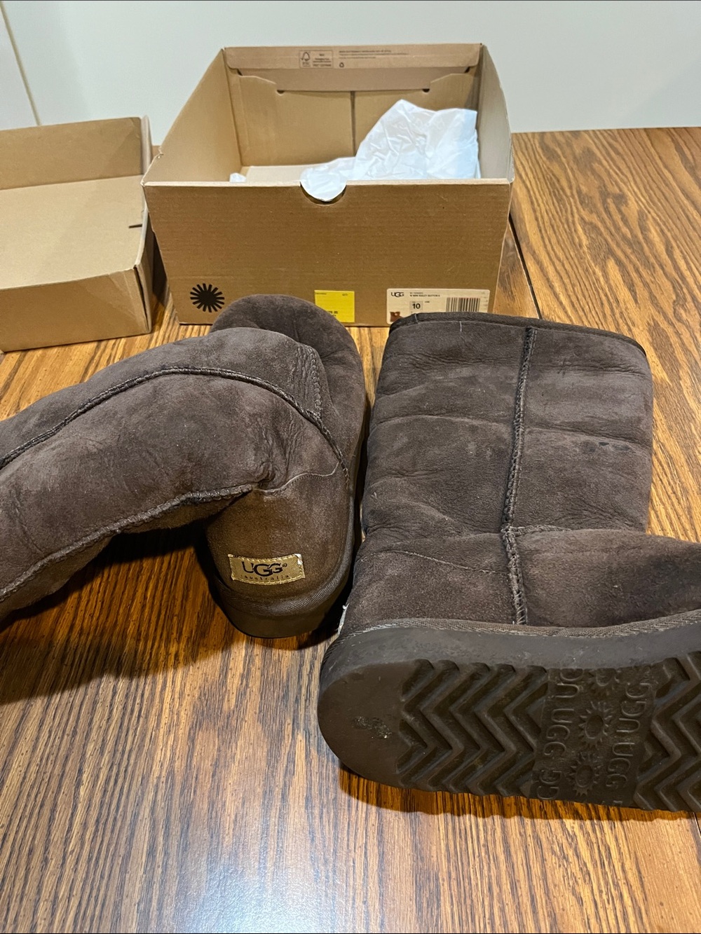 UGG mini Bailey button boots
